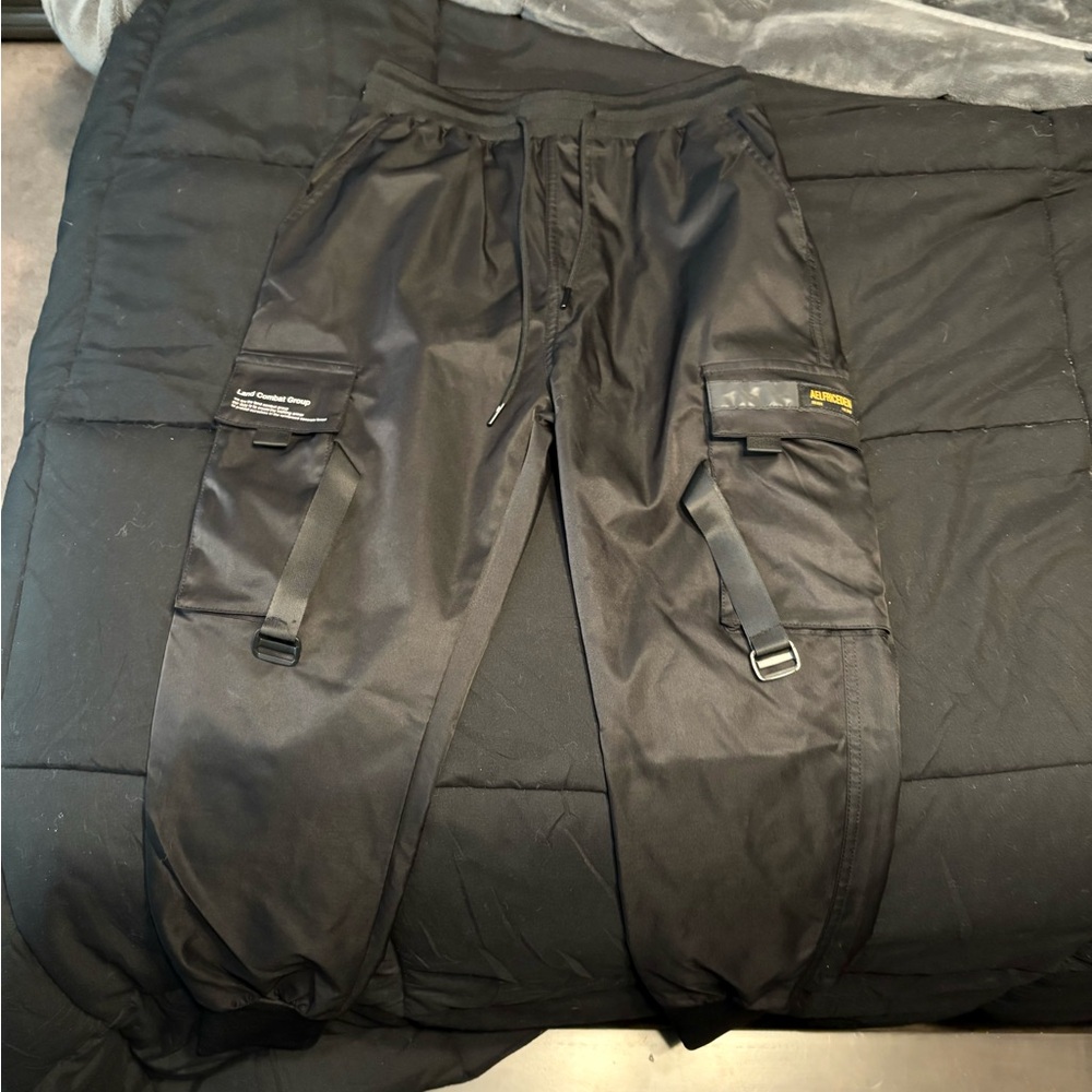 Aelfric Eden Land Combat Group Cargo Joggers 🖤